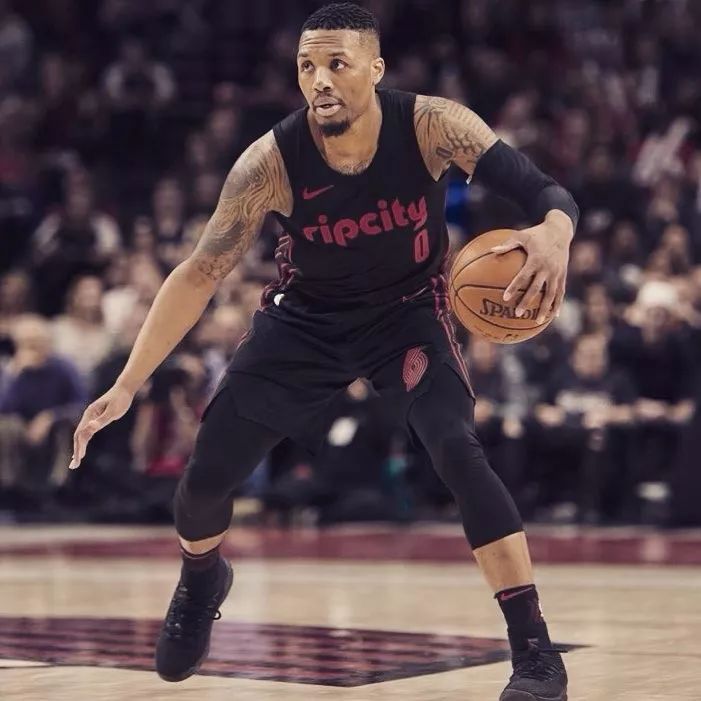 陈梦乒乓球特色学校特训营20天9000元,包括食、宿、训.