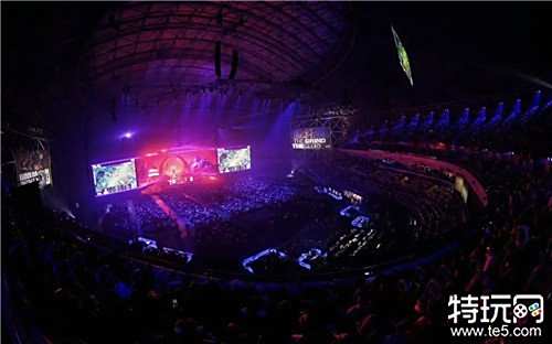 莱因克尔谈阿诺德转会：皇马是另一层级，这样的机会堪称飞跃.