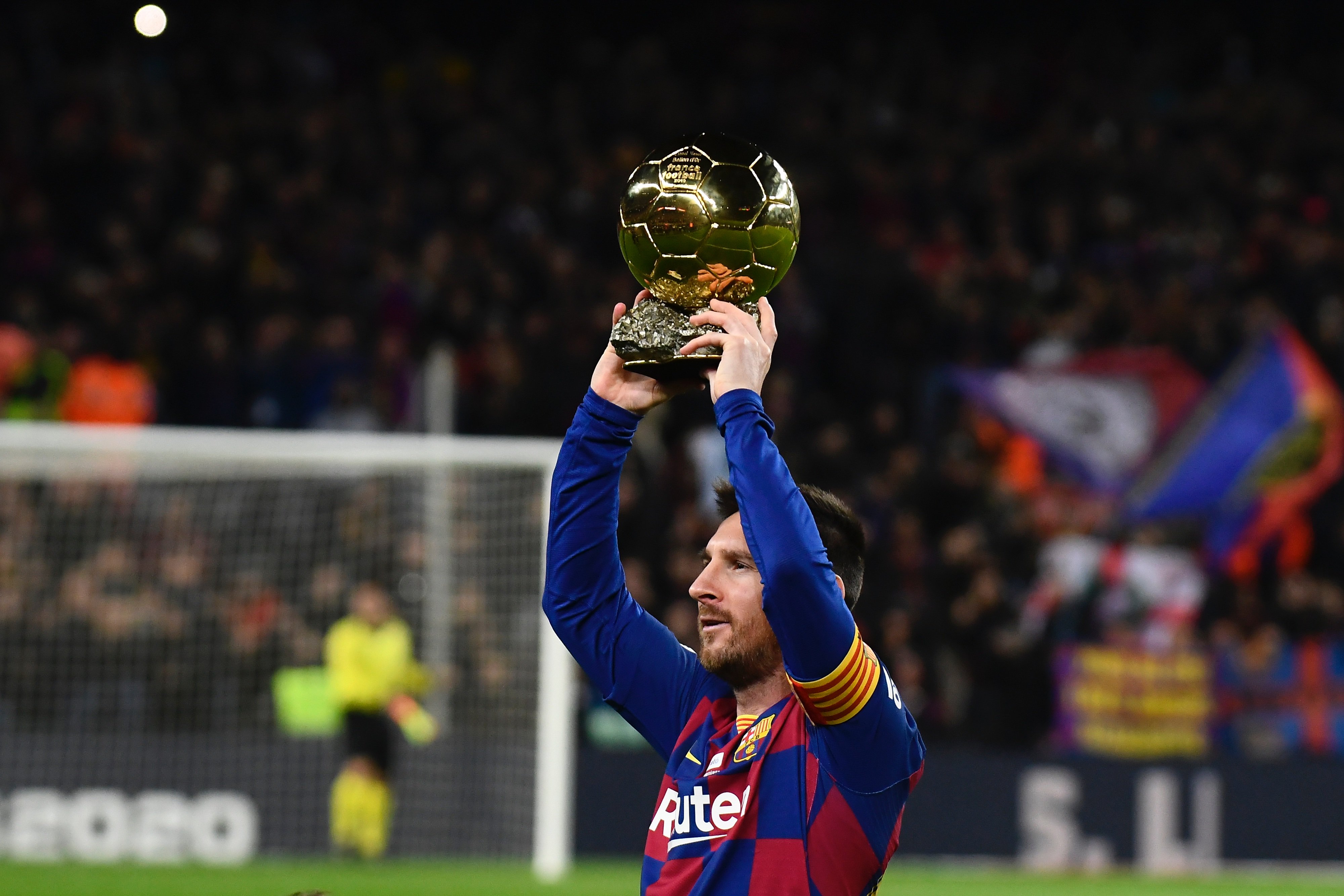 萨拉赫单赛季英超客场助攻数上双，成历史第三人